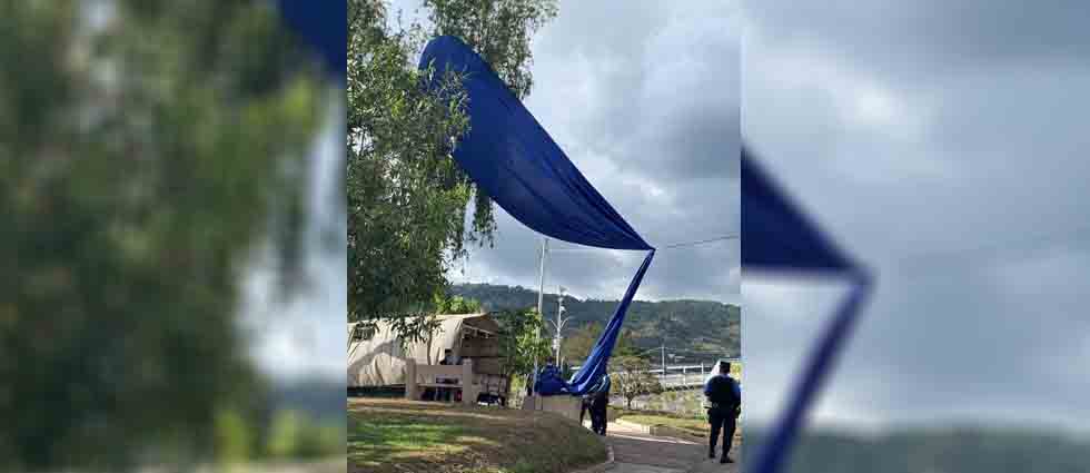 Nueva bandera que colocó Neto Muyshondt en redondel Masferrer se vuelve a romper nueva-bandera-que-coloco-neto-muyshondt-en-redondel-masferrer-se-vuelve-a-romper